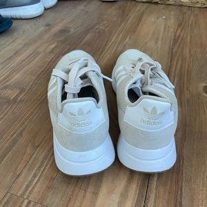 Adidas flashback runner sneakers